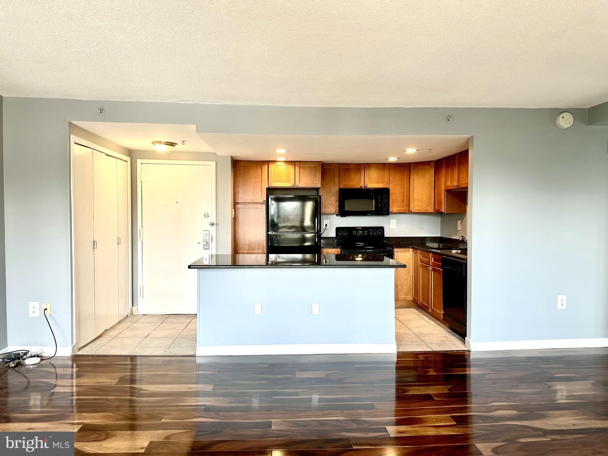 FAIRMOUNT - Residential