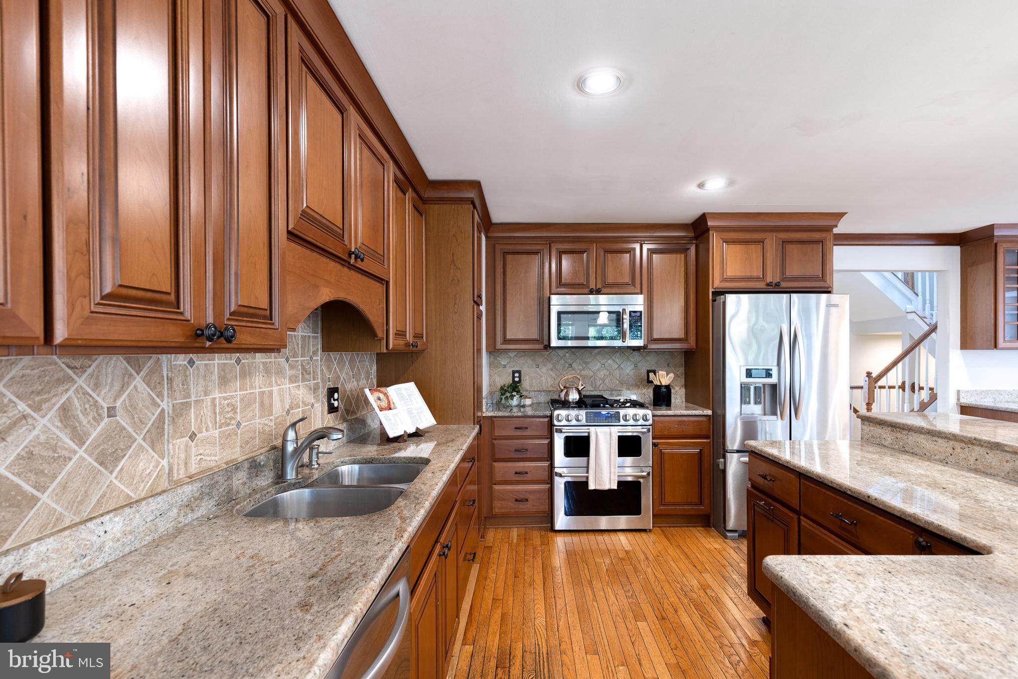 GOLDSBOROUGH MANOR - Residential