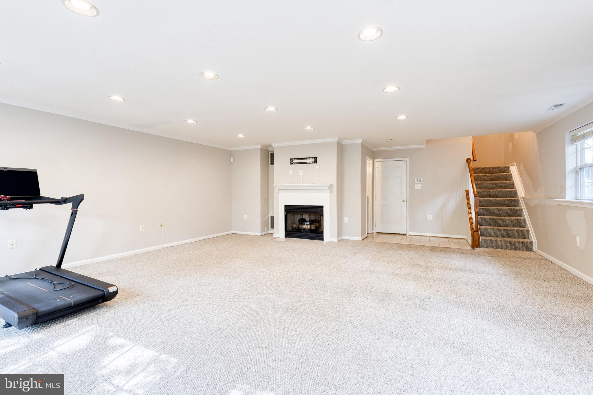 GOLDSBOROUGH MANOR - Residential