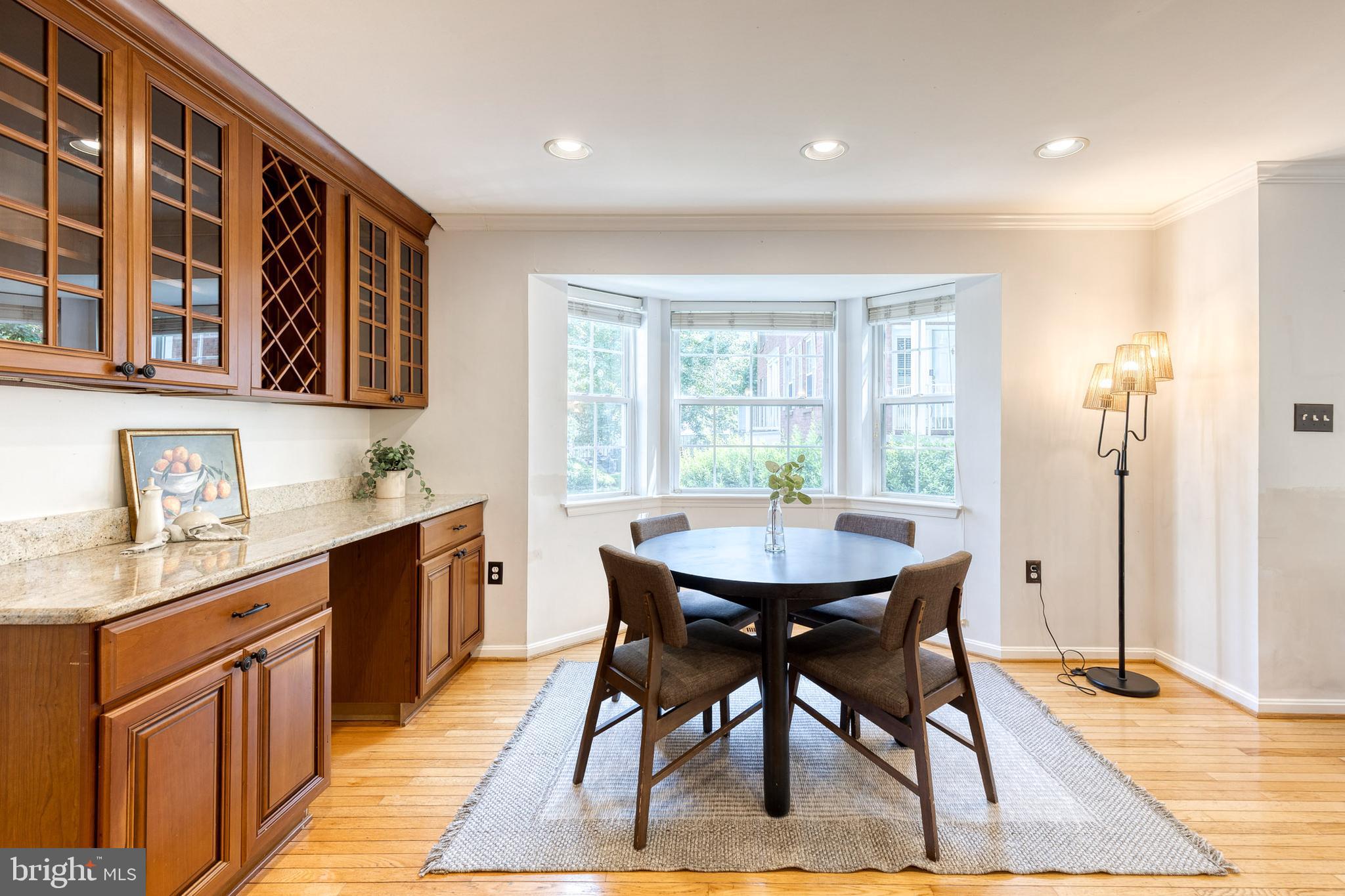 GOLDSBOROUGH MANOR - Residential