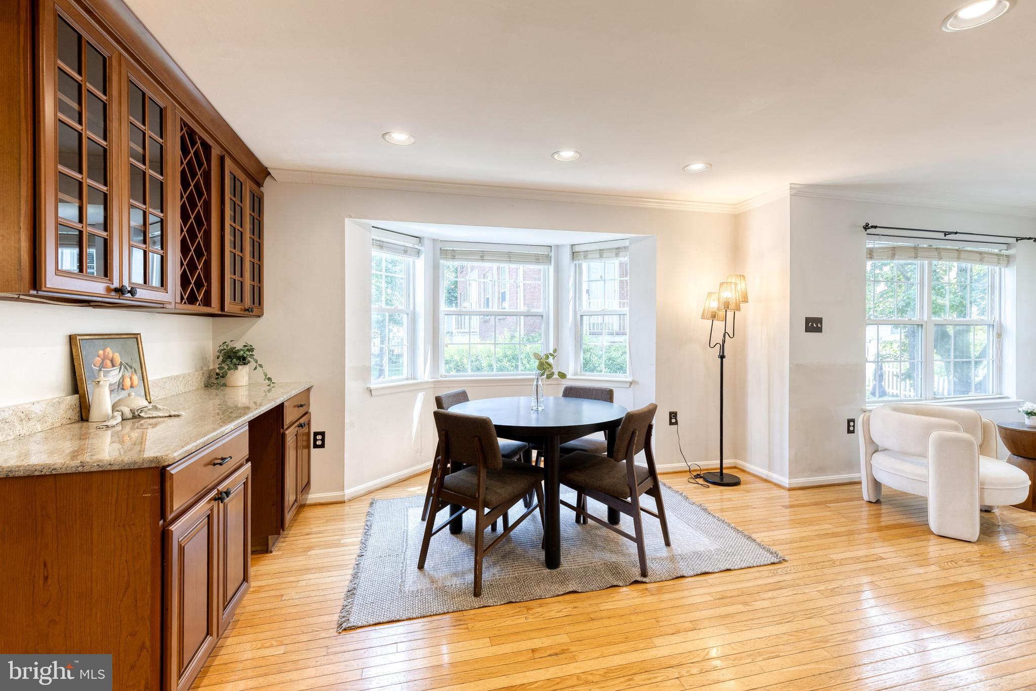 GOLDSBOROUGH MANOR - Residential