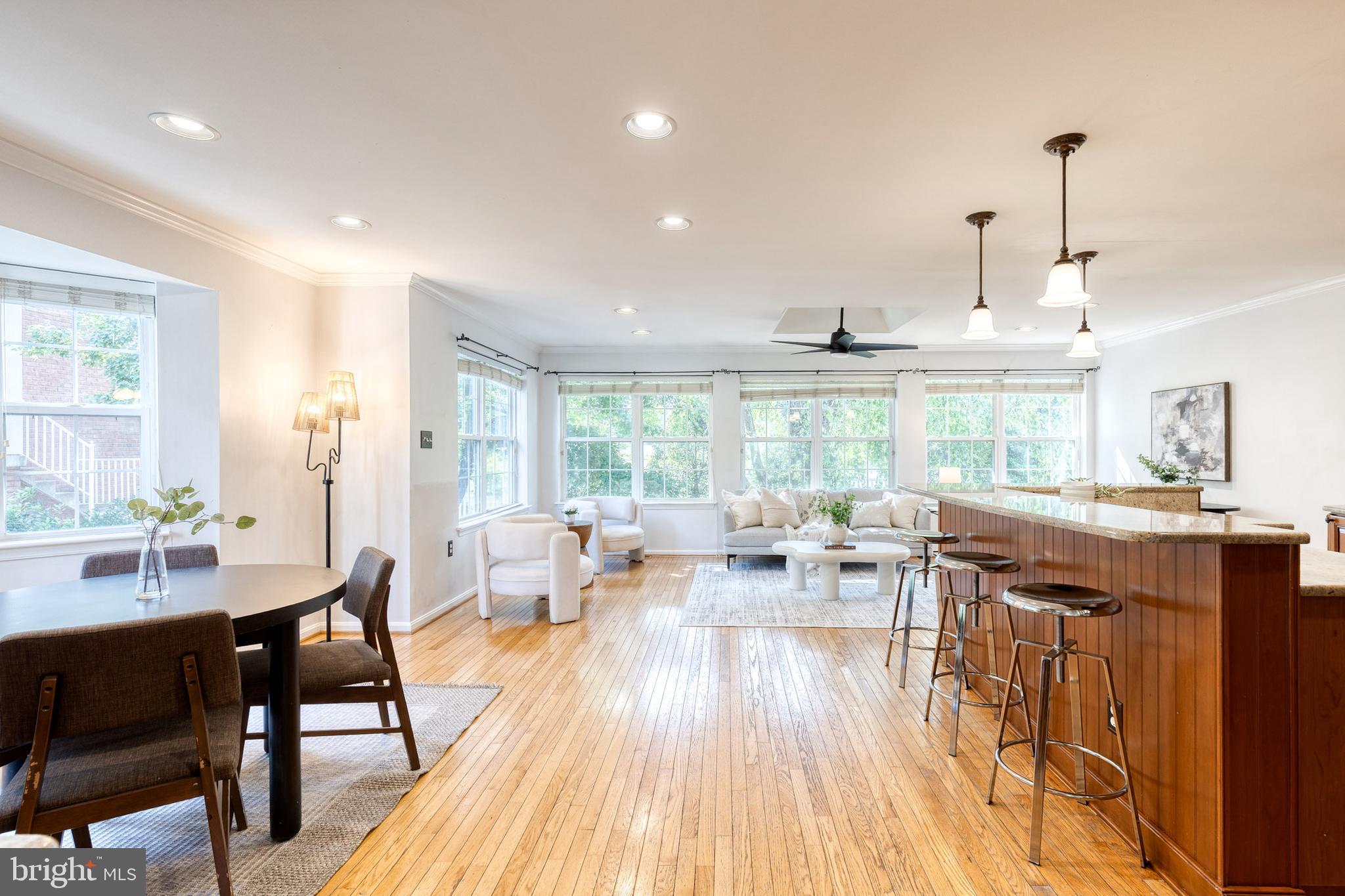 GOLDSBOROUGH MANOR - Residential