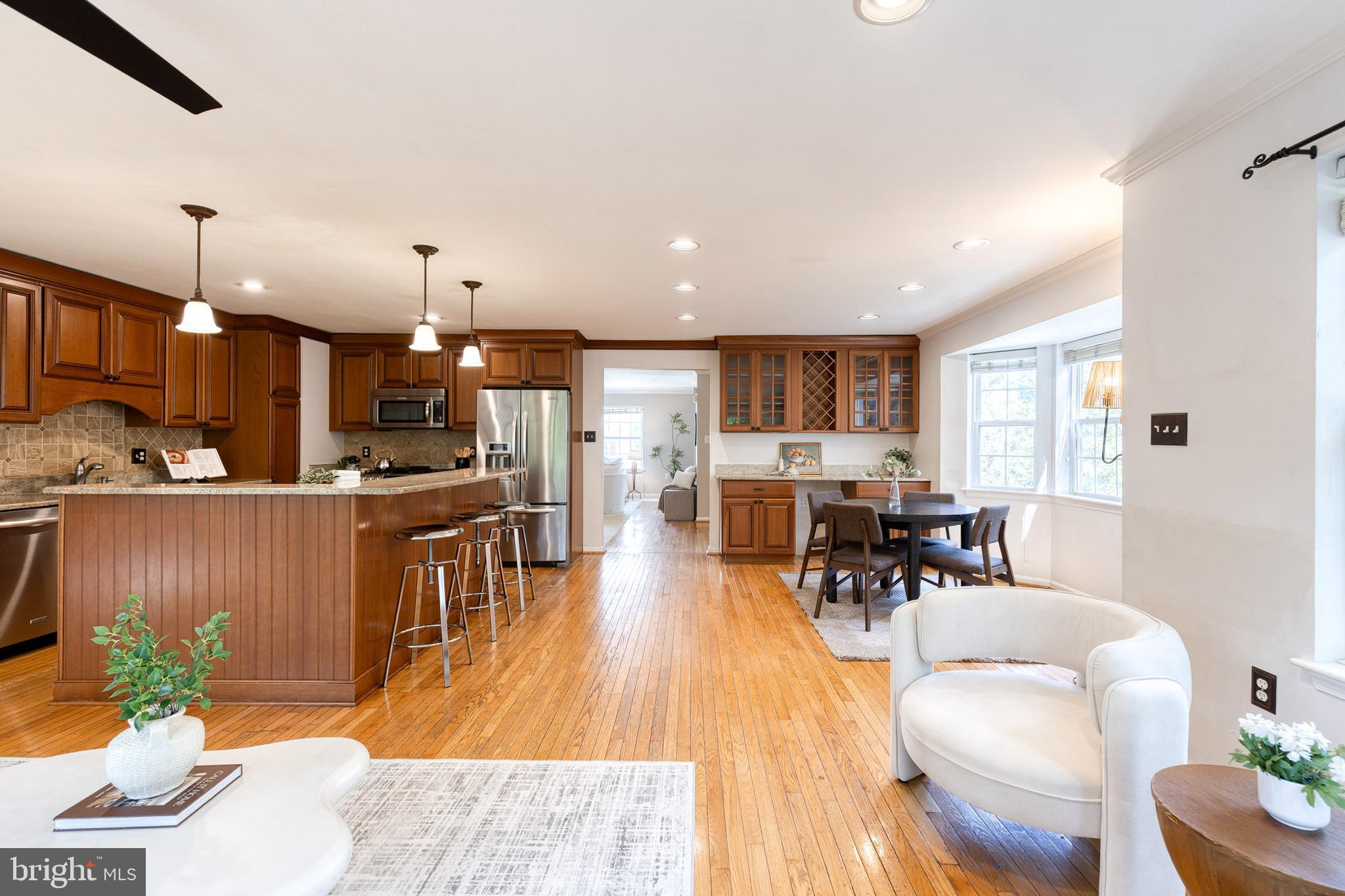 GOLDSBOROUGH MANOR - Residential