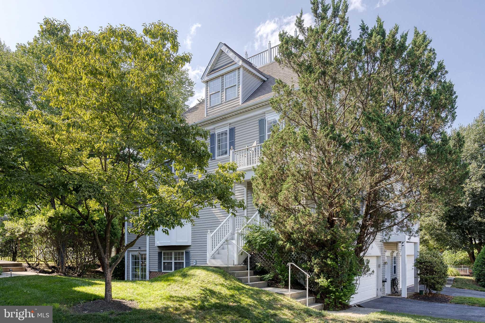 GOLDSBOROUGH MANOR - Residential