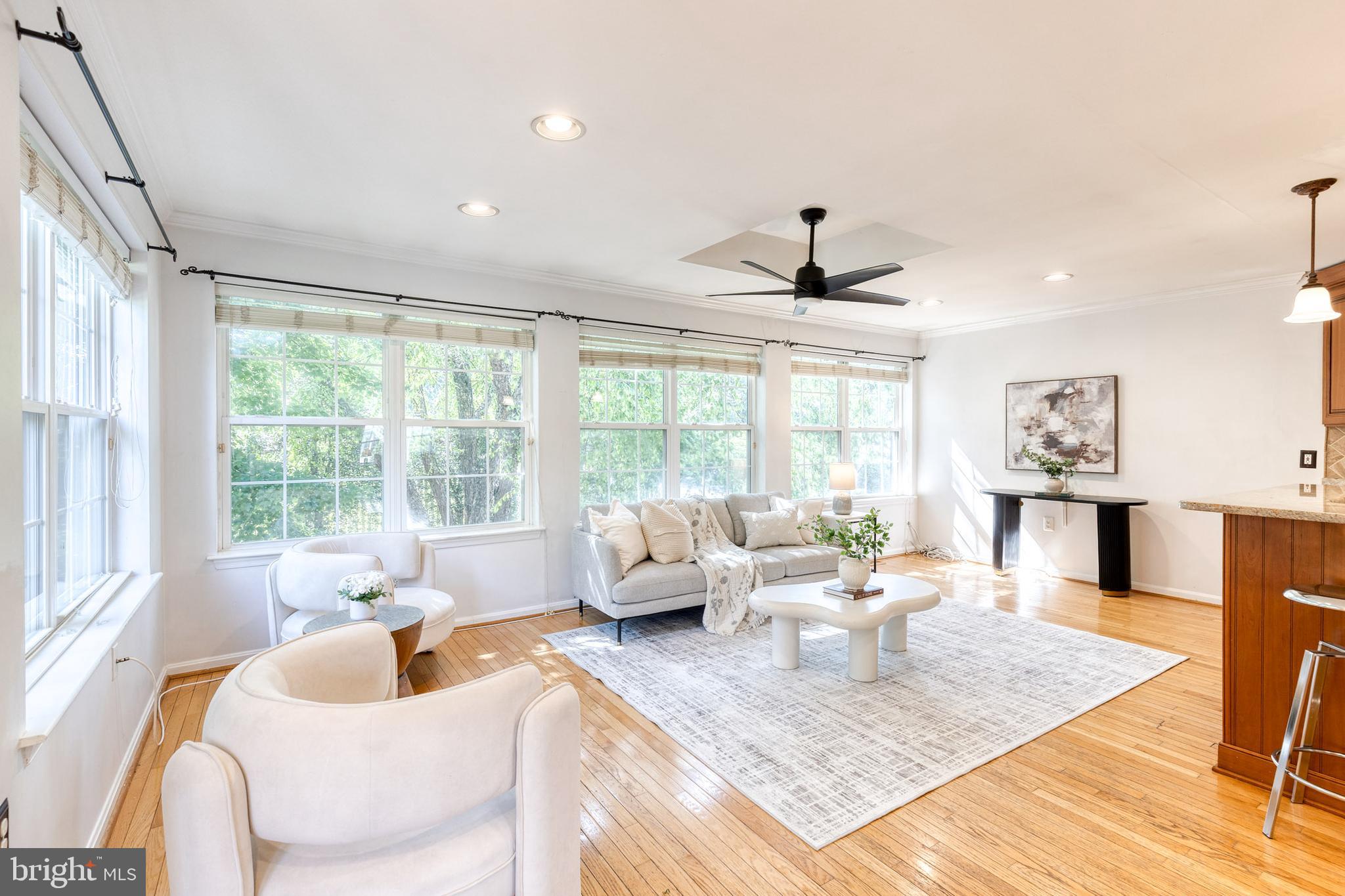 GOLDSBOROUGH MANOR - Residential