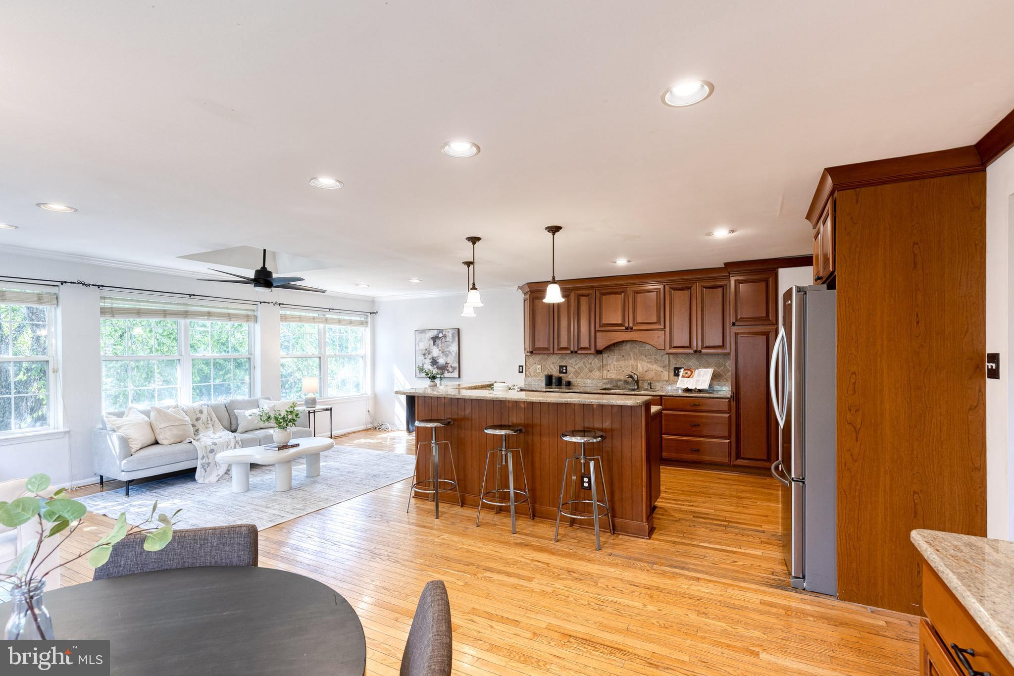 GOLDSBOROUGH MANOR - Residential