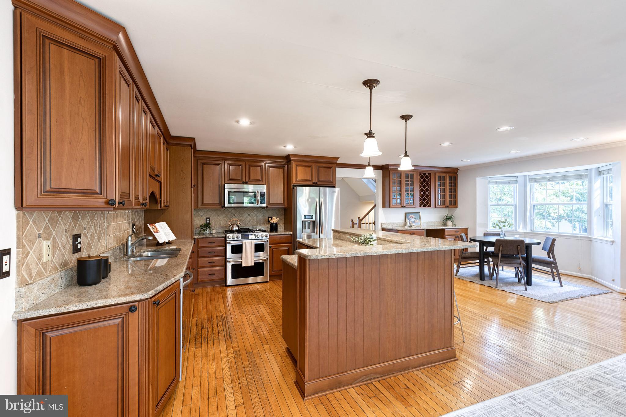 GOLDSBOROUGH MANOR - Residential