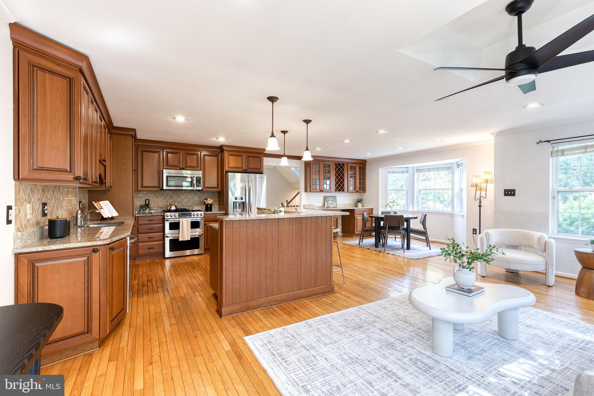 GOLDSBOROUGH MANOR - Residential