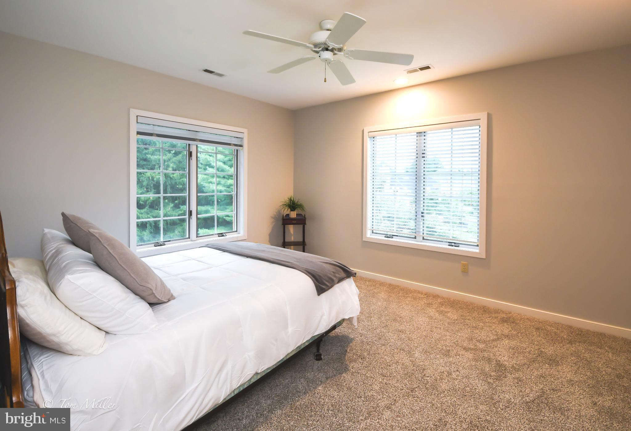 SUNSET KNOLL - Residential