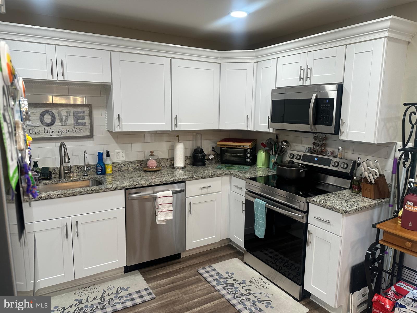 CRESTWOOD HAMLET - Residential
