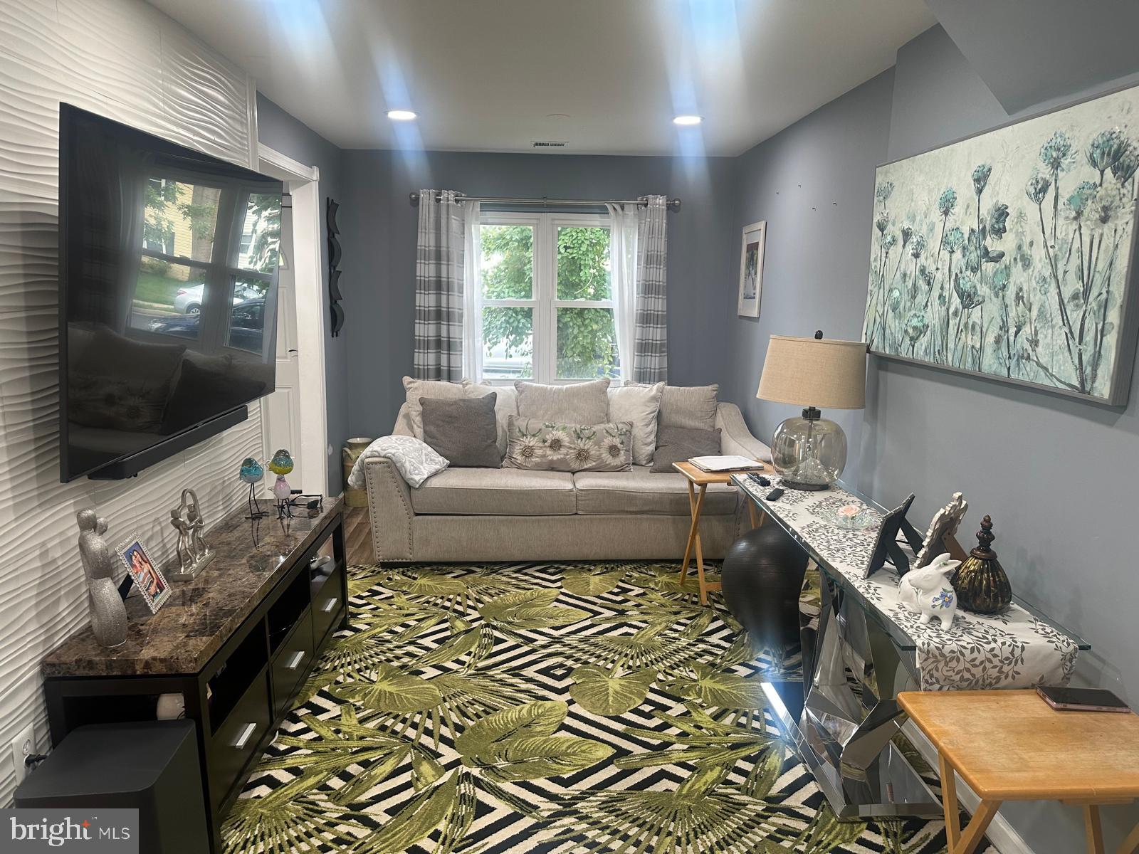 CRESTWOOD HAMLET - Residential