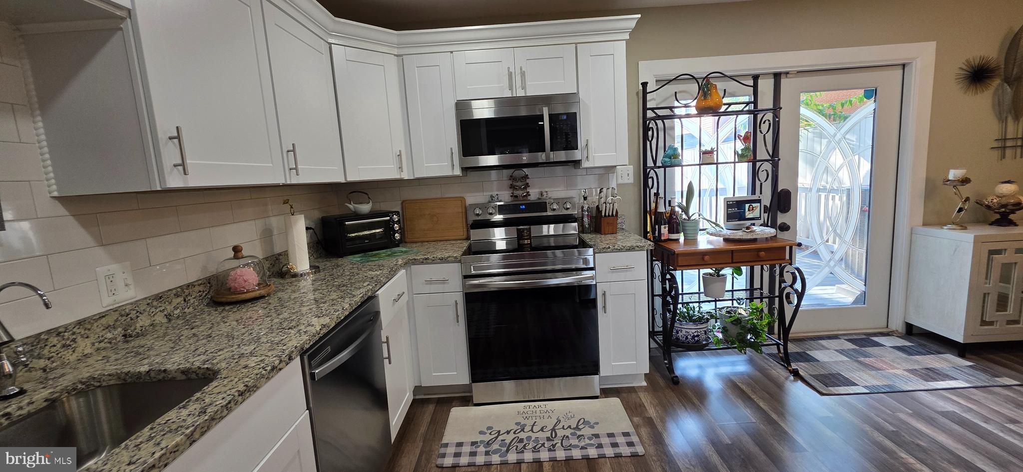 CRESTWOOD HAMLET - Residential
