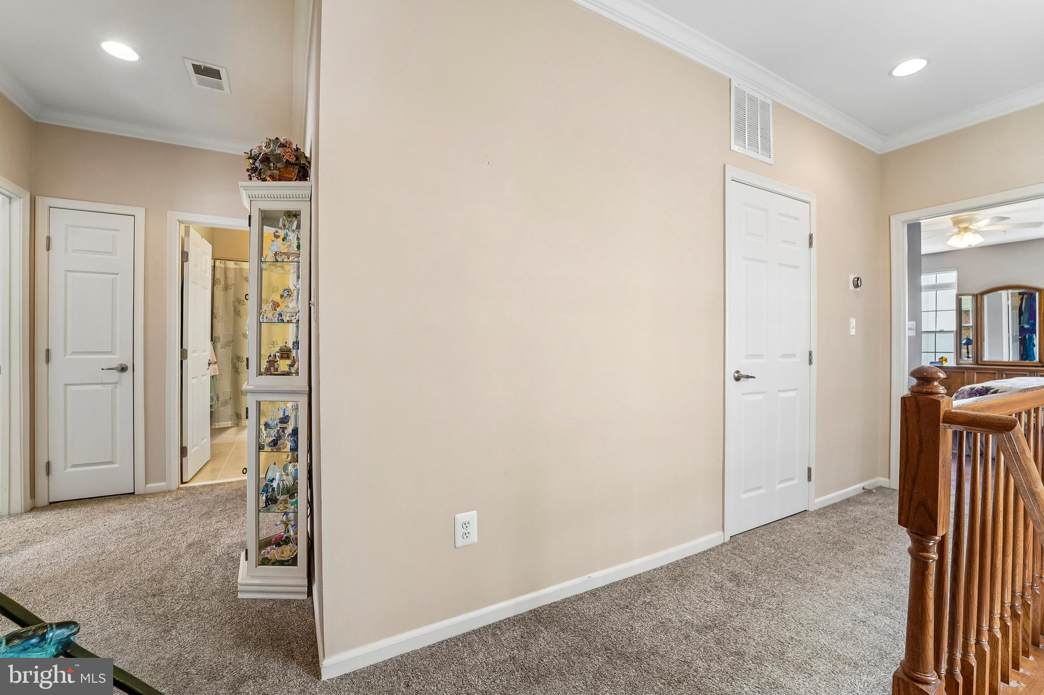 ELKRIDGE CROSSING - Residential