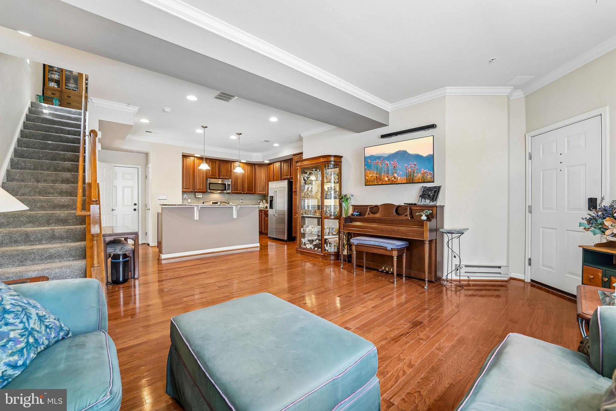 ELKRIDGE CROSSING - Residential