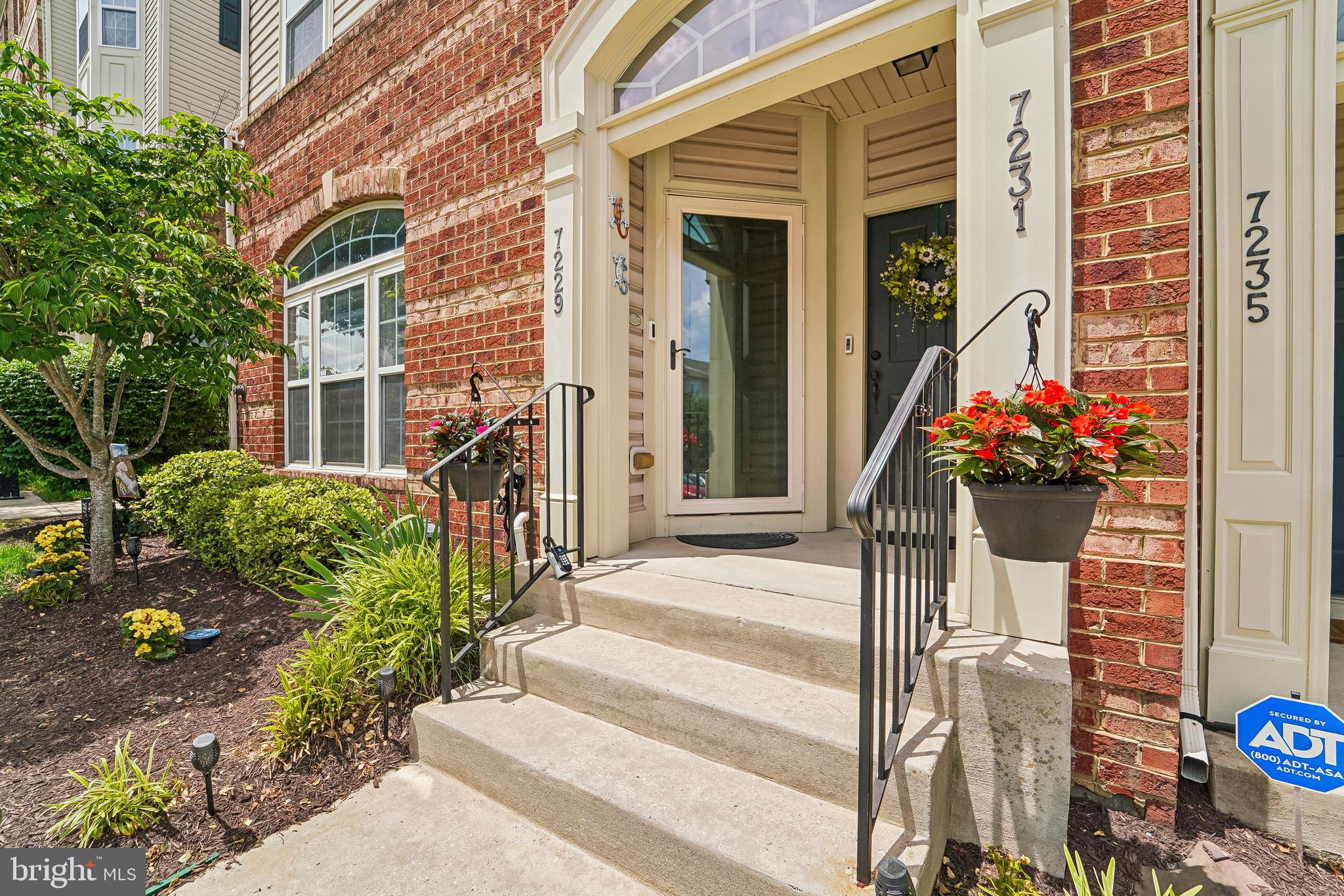 ELKRIDGE CROSSING - Residential