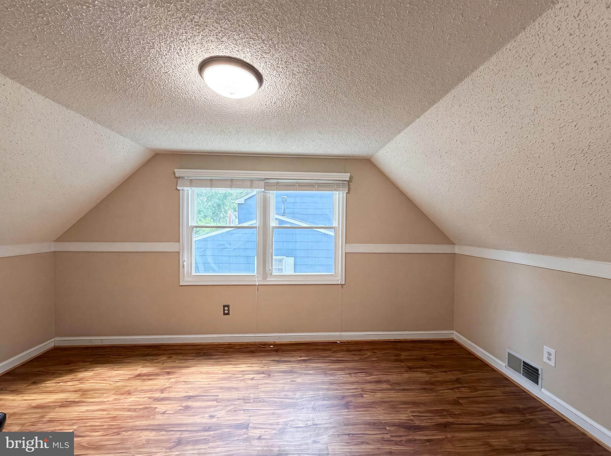 MEADOWBROOK - Residential