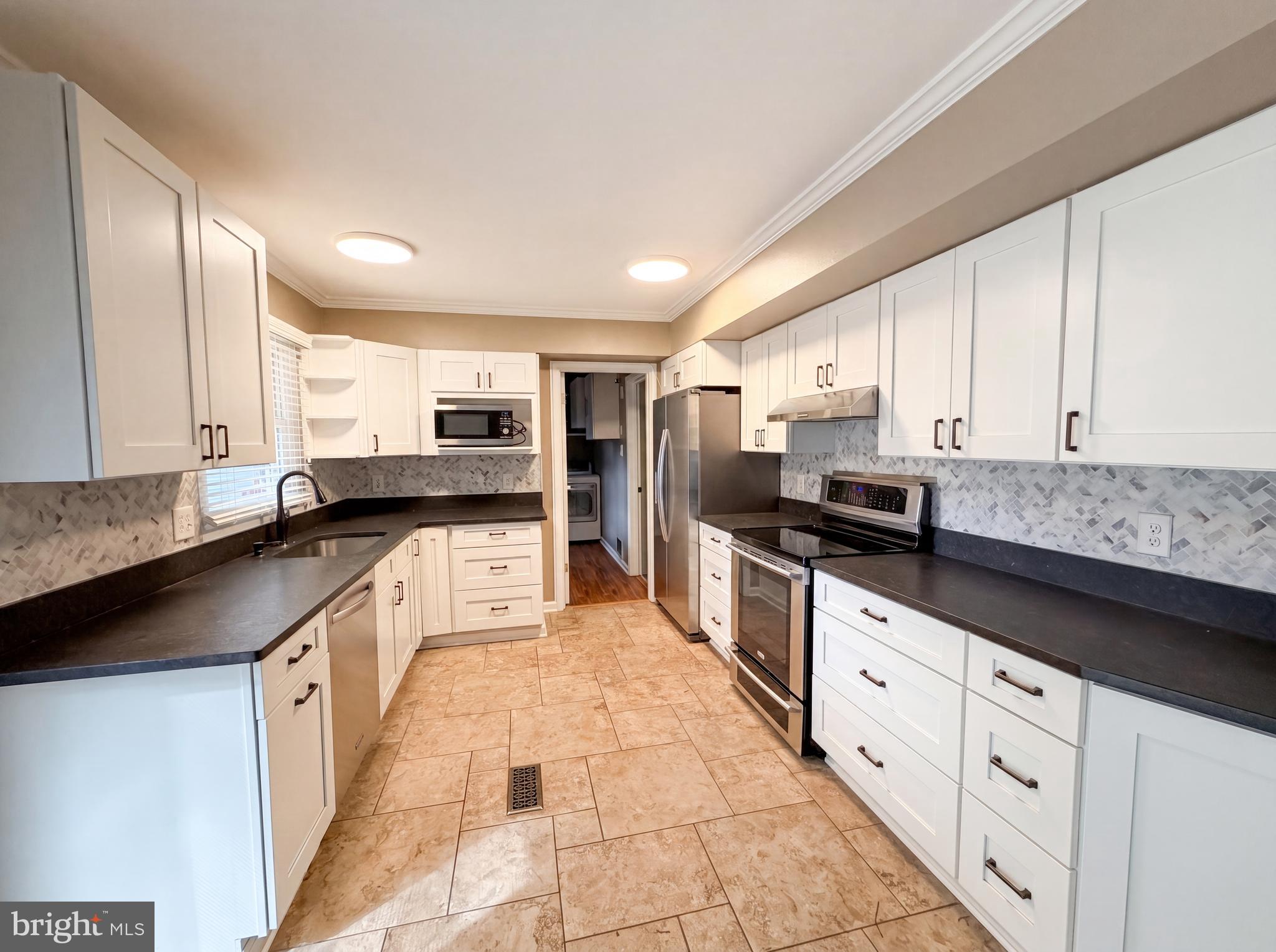 MEADOWBROOK - Residential
