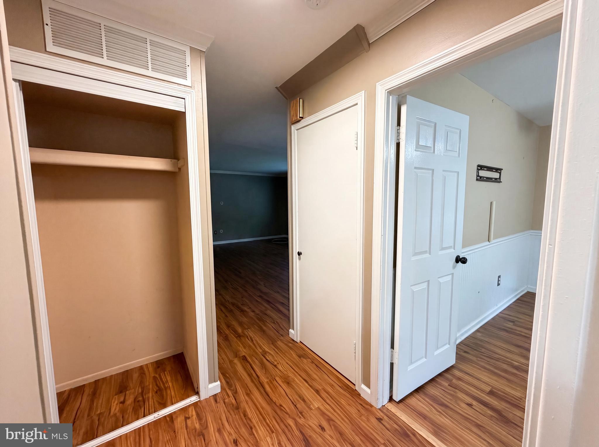 MEADOWBROOK - Residential