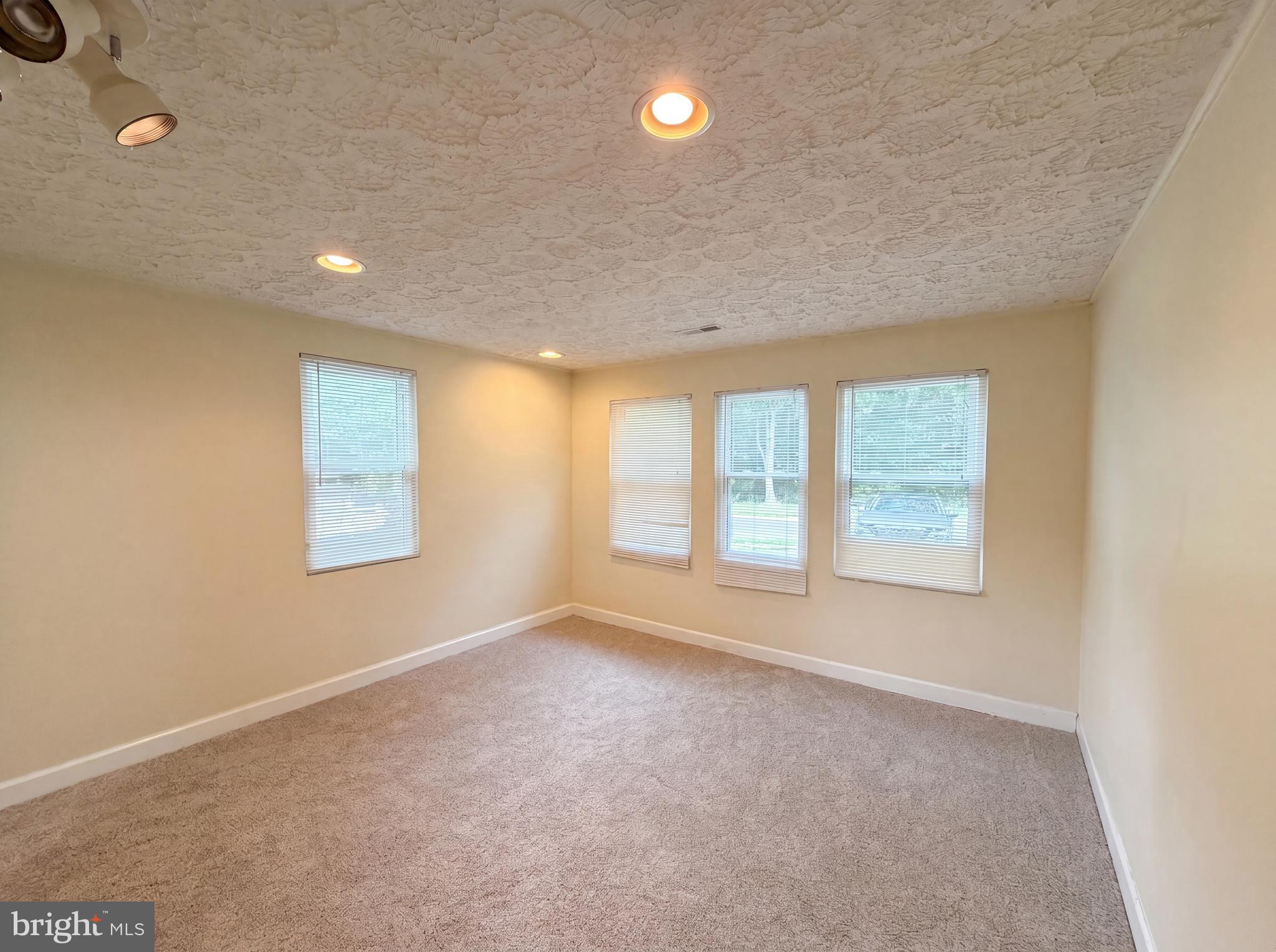 MEADOWBROOK - Residential