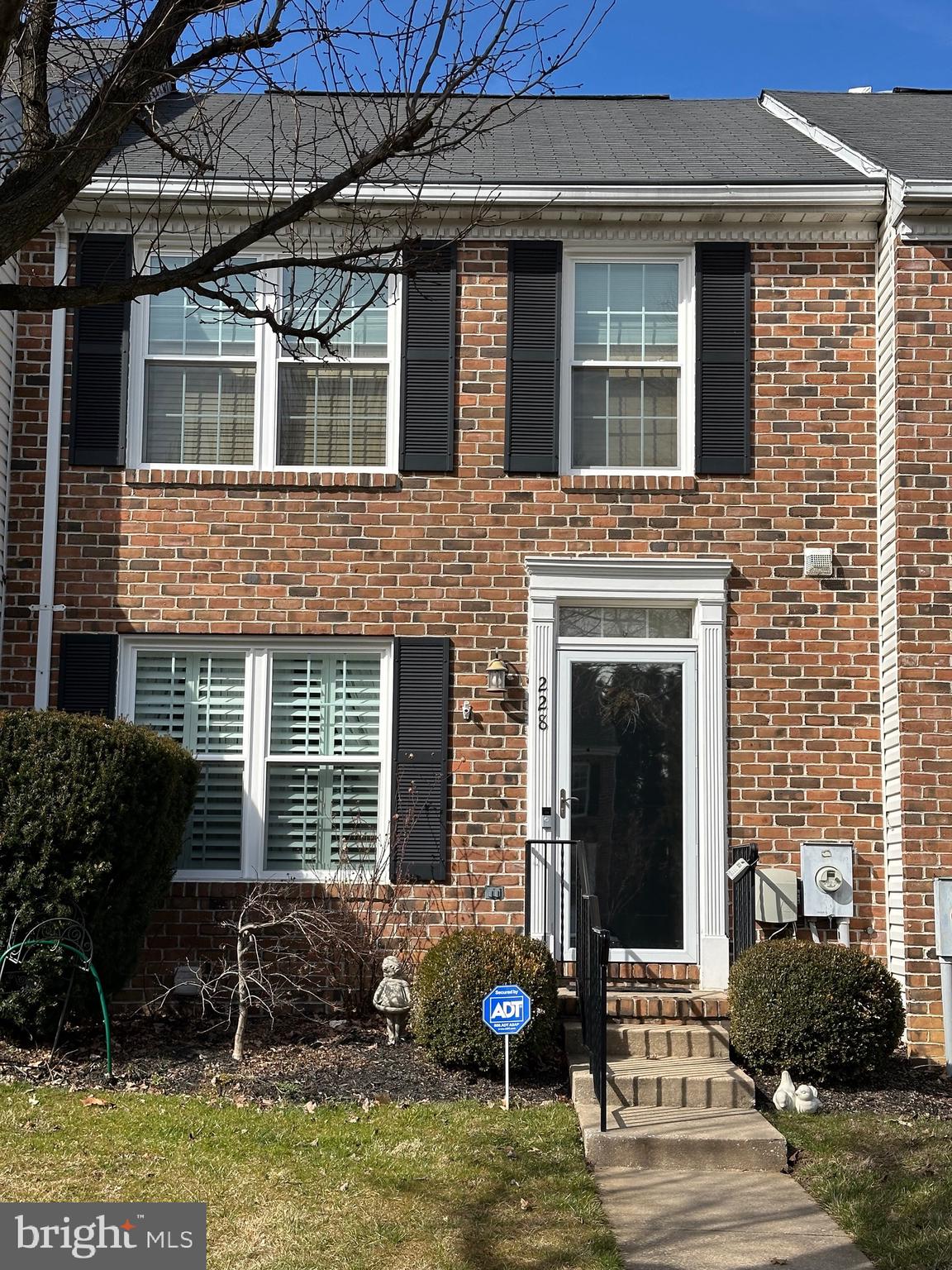HUNTERS RUN VILLAGE - Residential