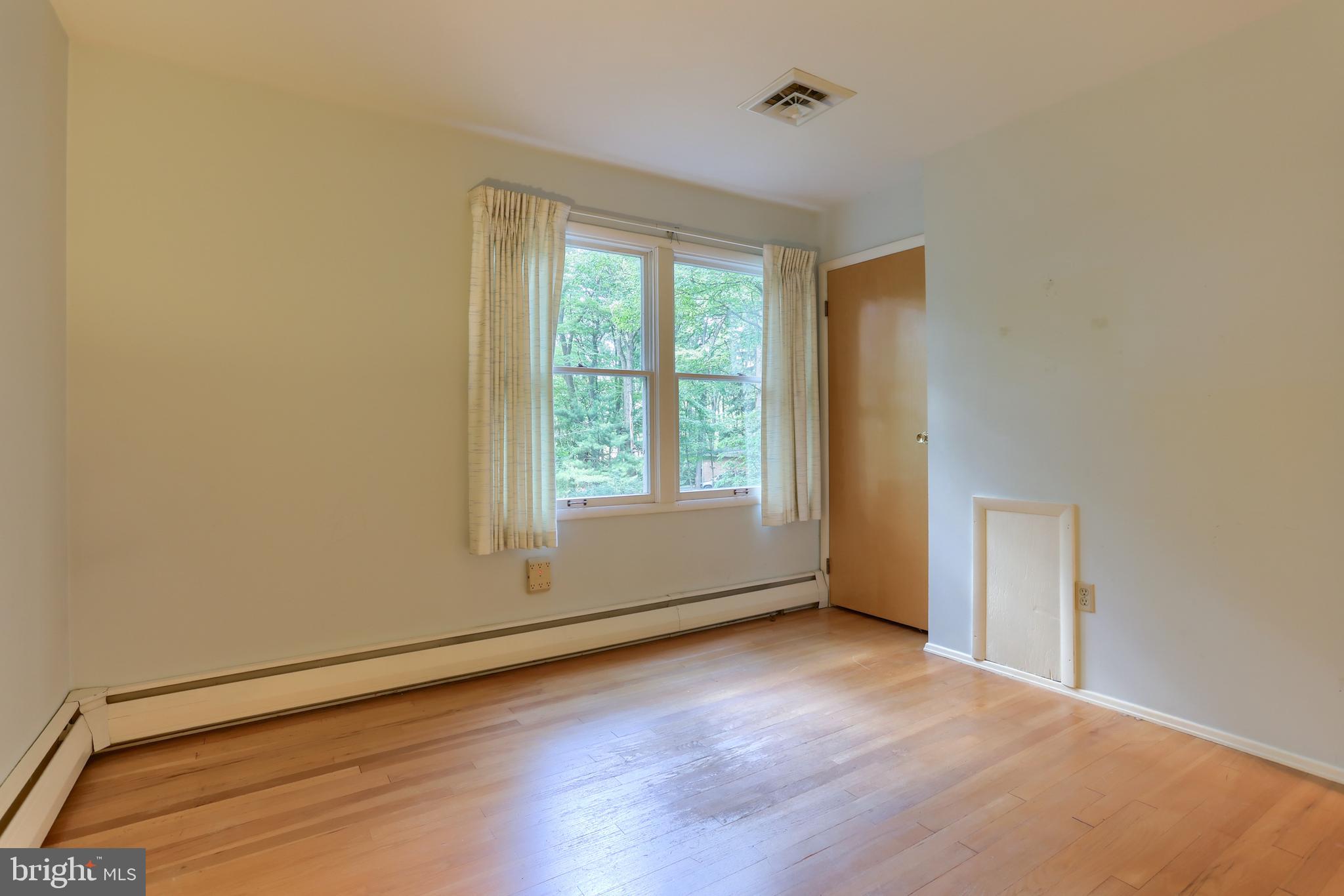 HILLCREST - Residential