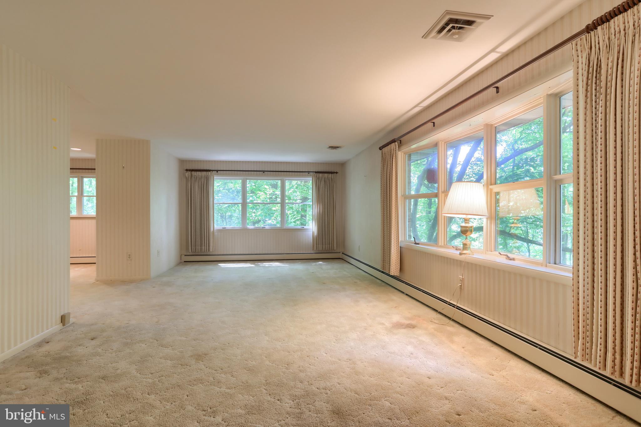 HILLCREST - Residential
