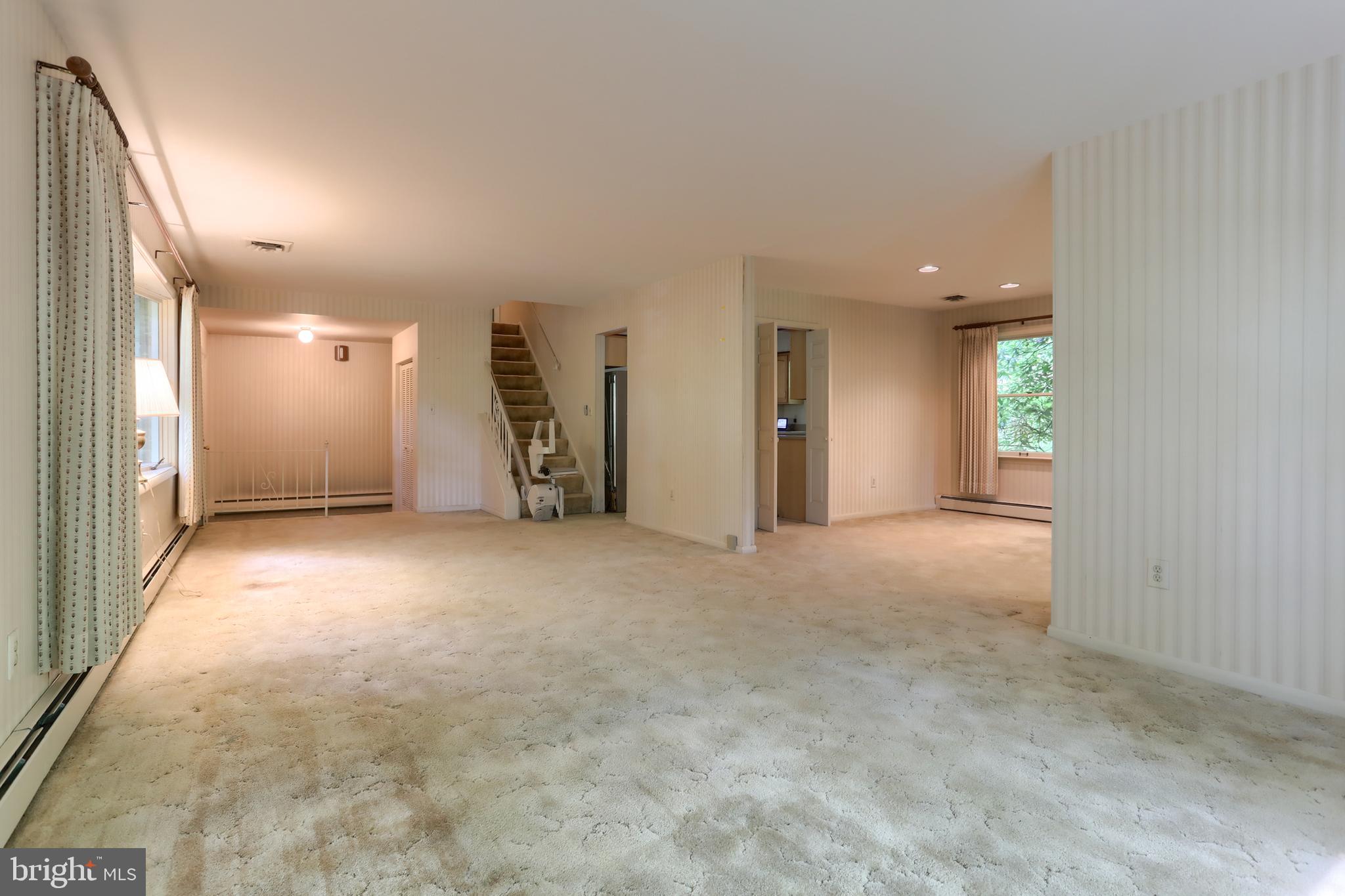 HILLCREST - Residential