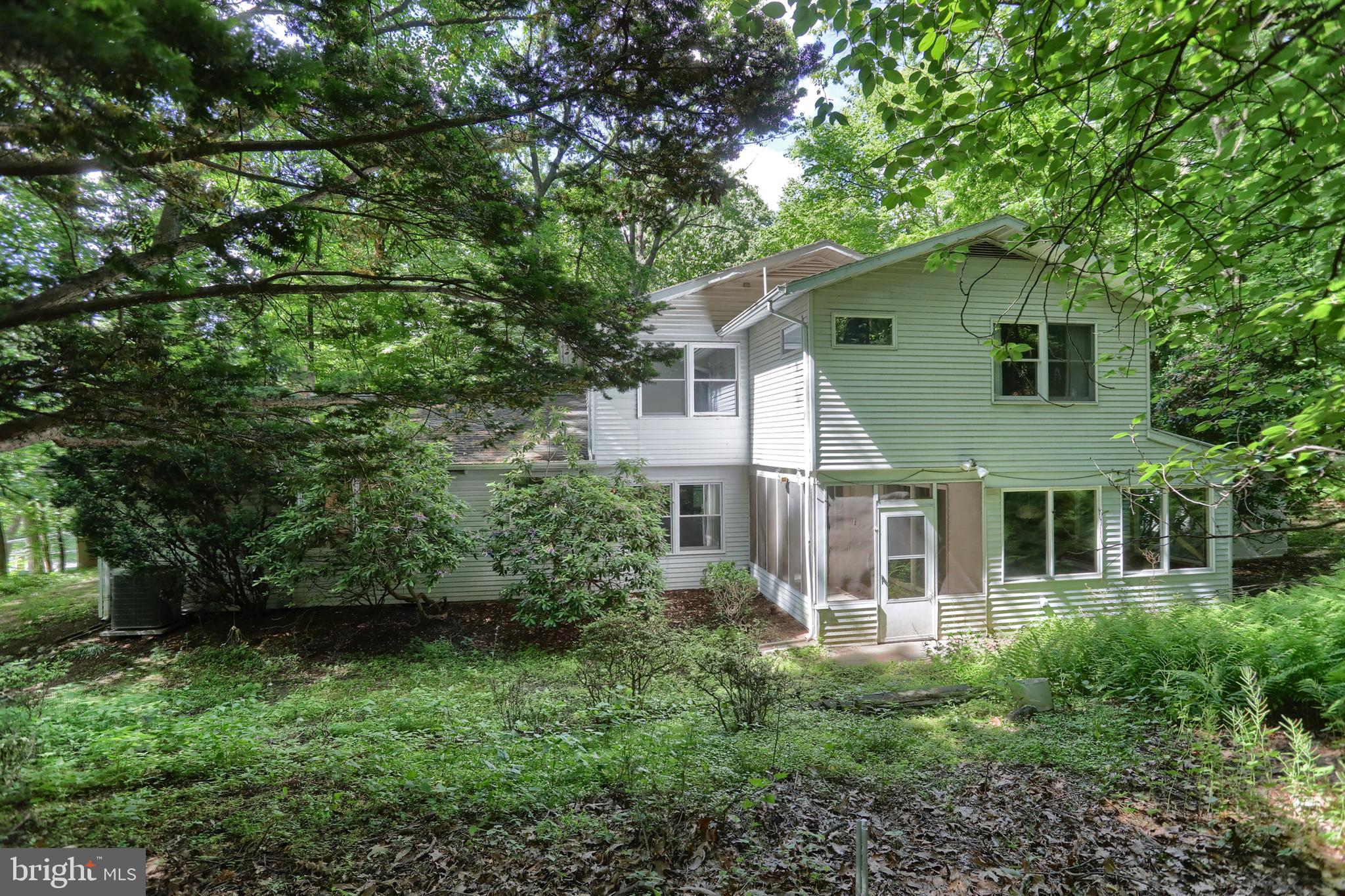 HILLCREST - Residential