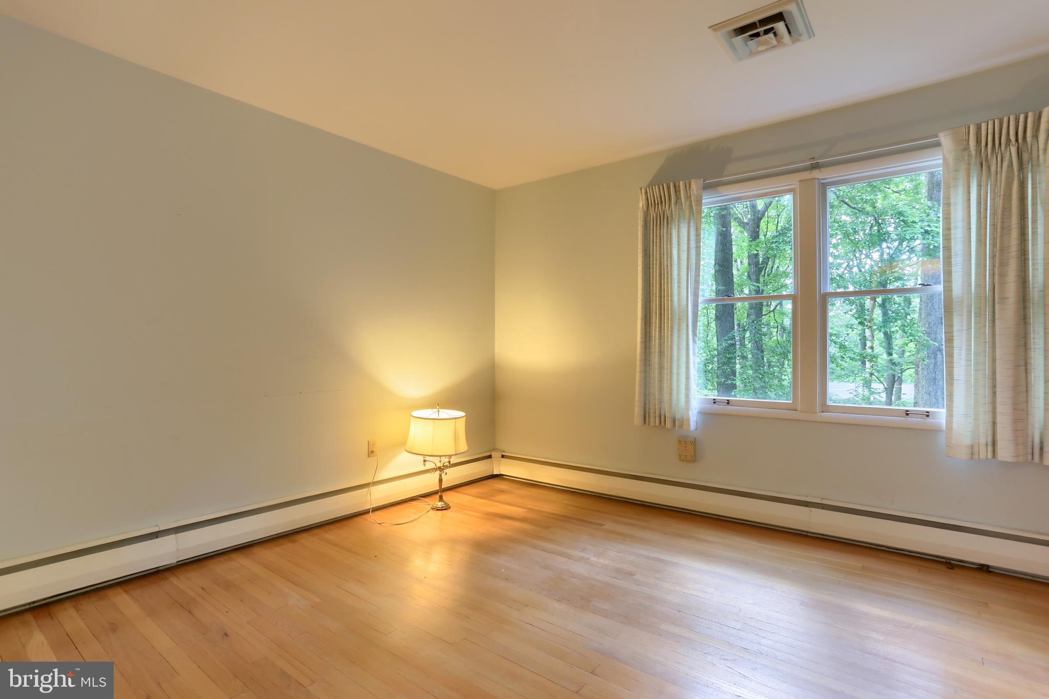 HILLCREST - Residential
