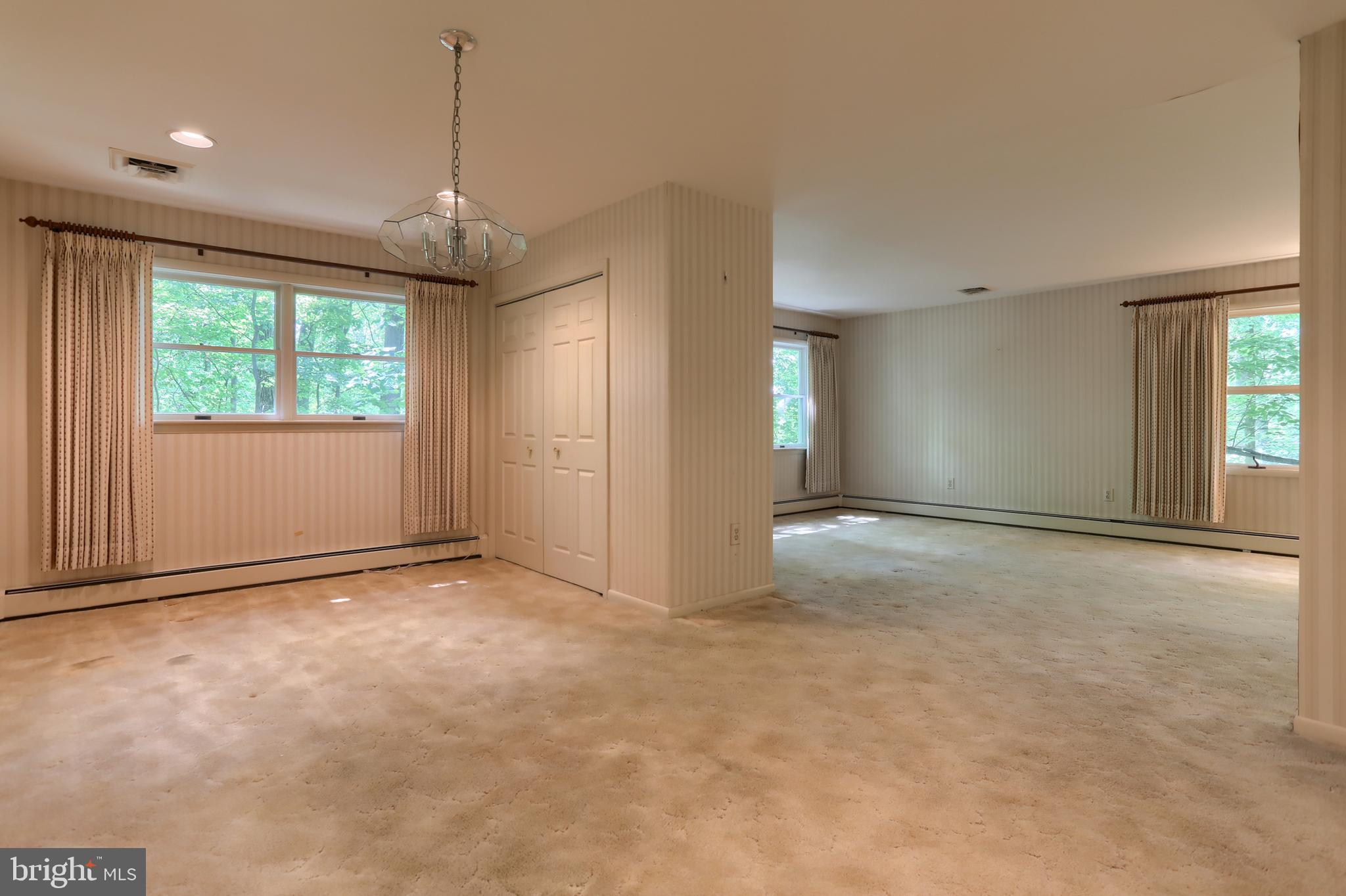 HILLCREST - Residential