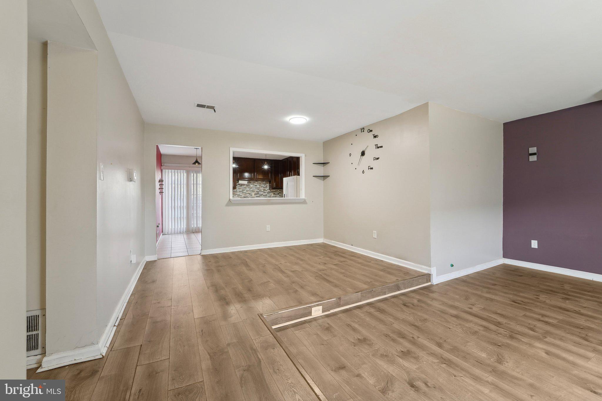 CROFTON MEWS CONDO - Residential