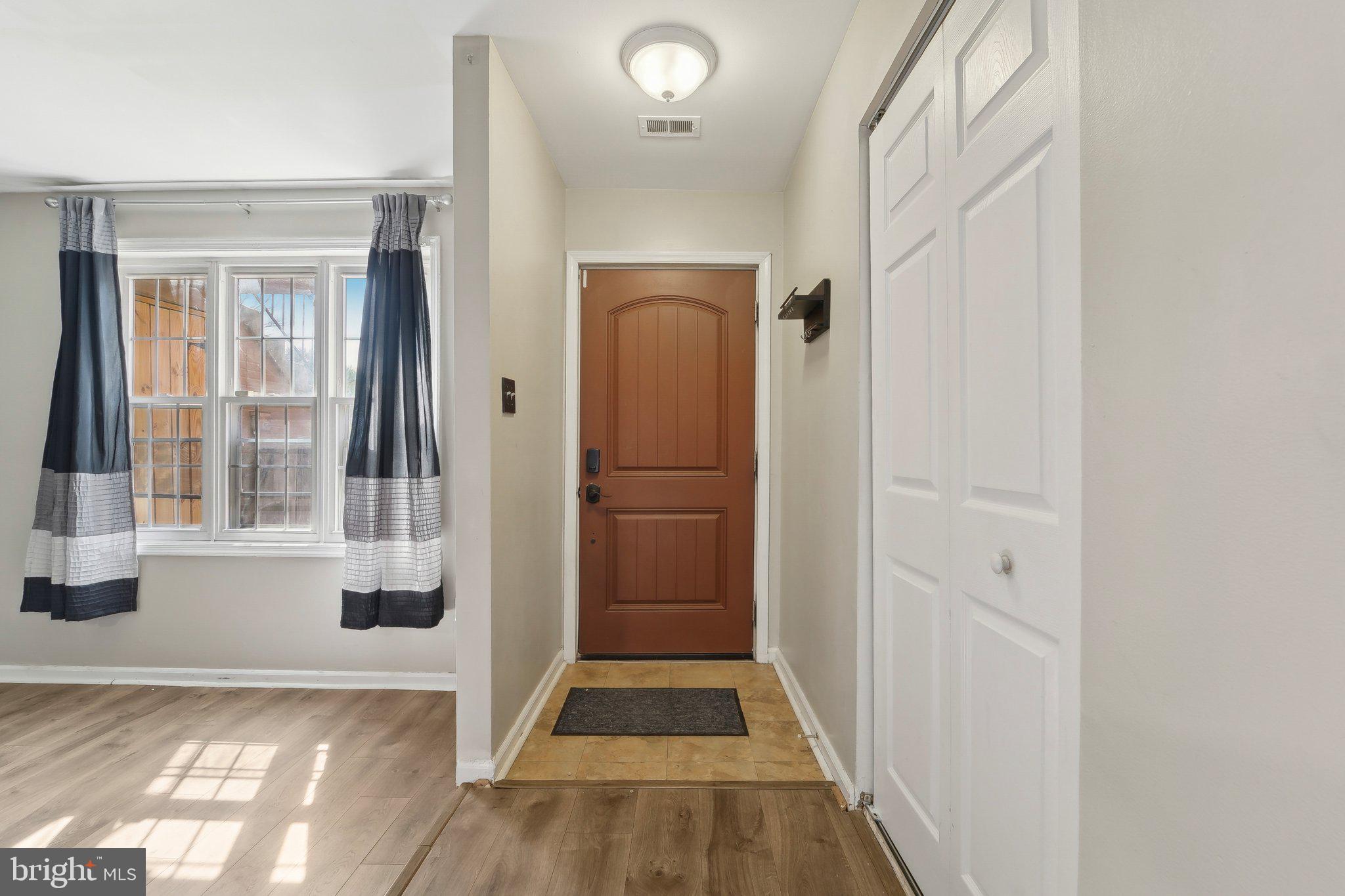 CROFTON MEWS CONDO - Residential
