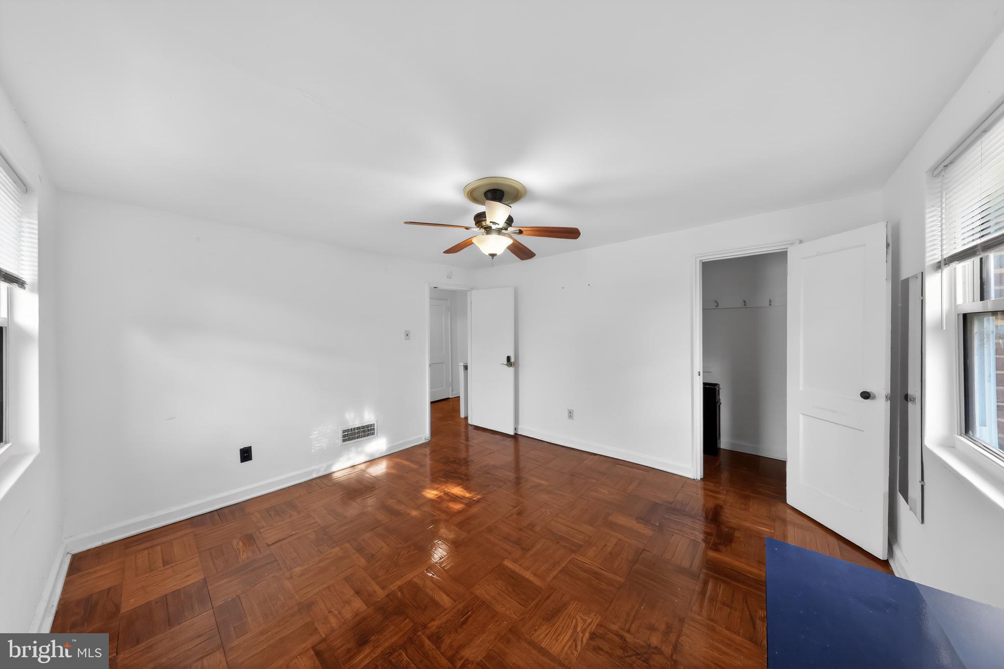 COLLEGE PARK - Residential