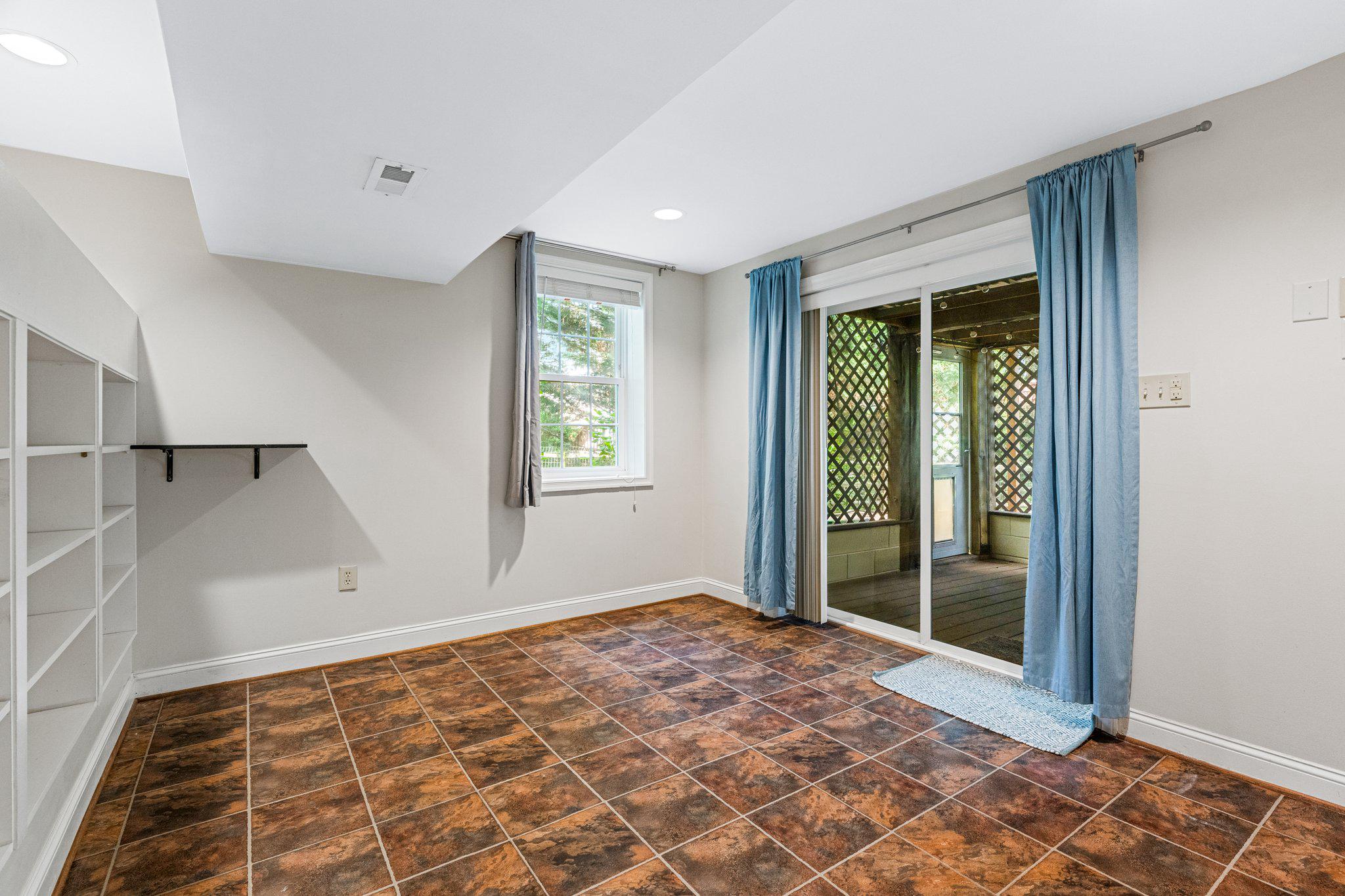 MILLS FARM - Residential