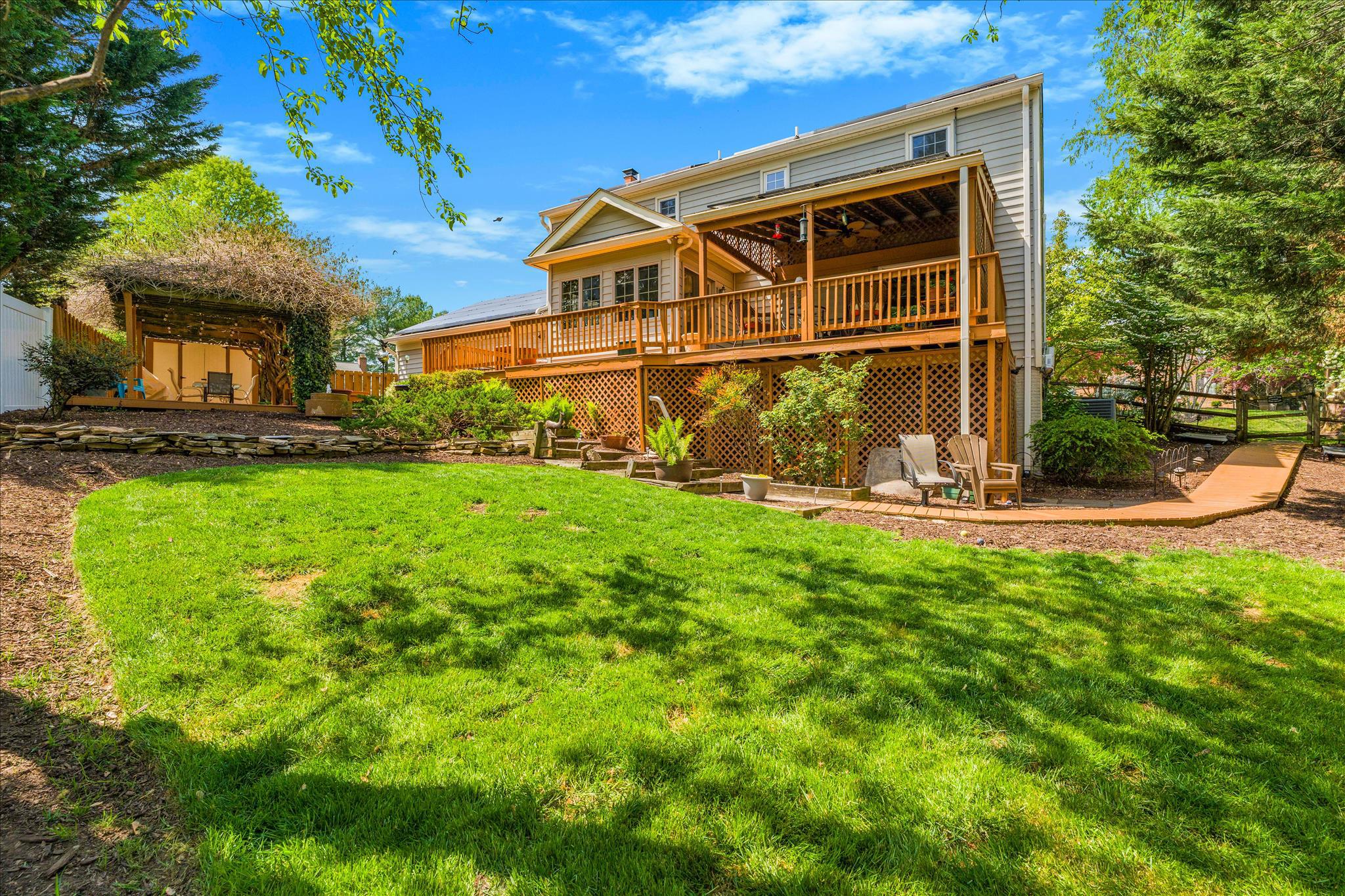 MILLS FARM - Residential