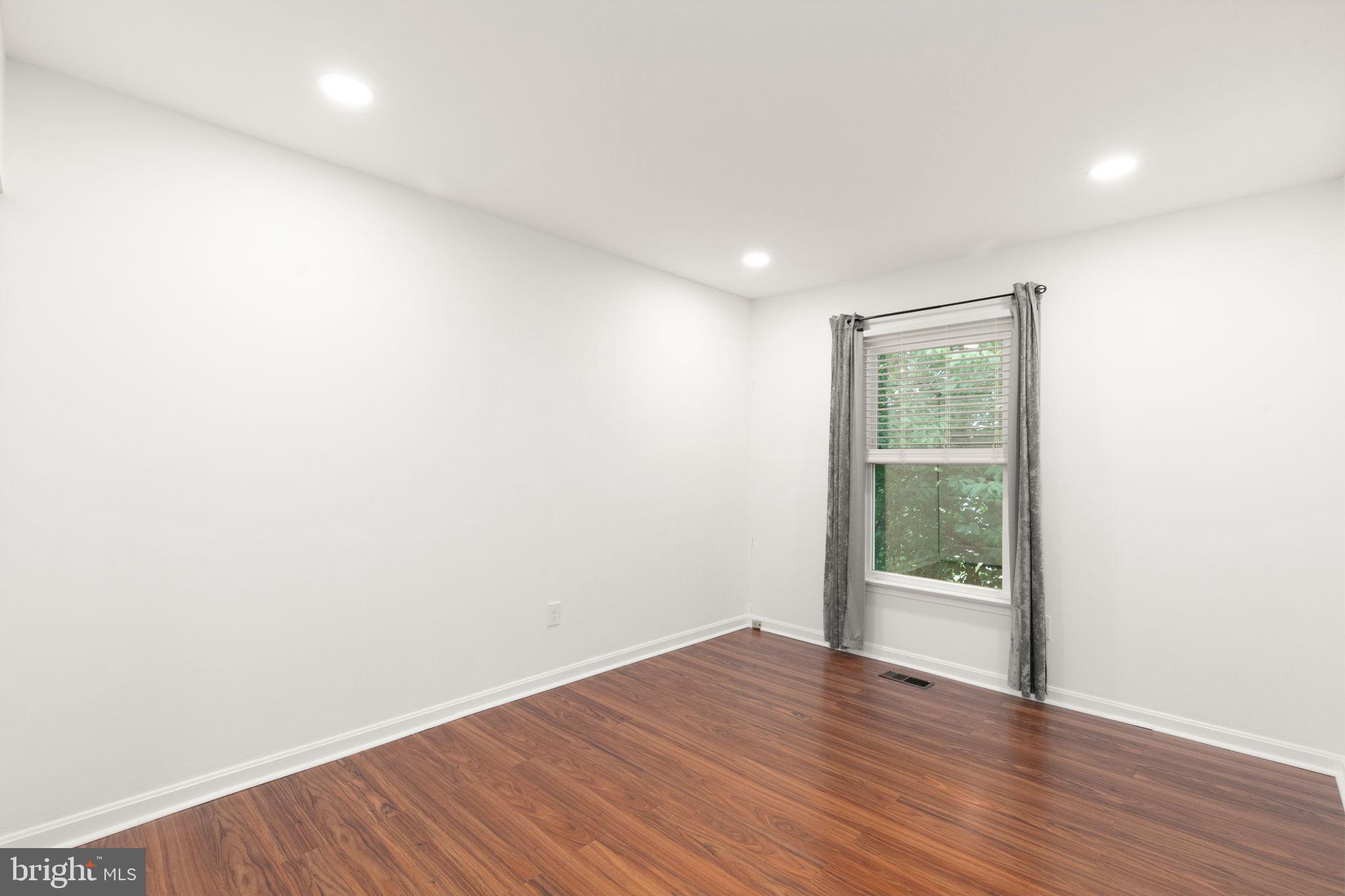 BRIGHT OAKS - Residential