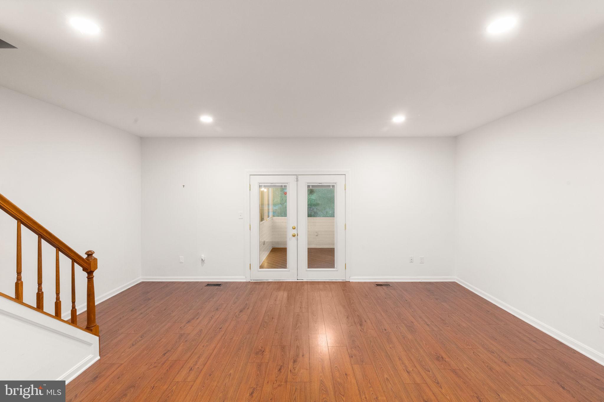 BRIGHT OAKS - Residential