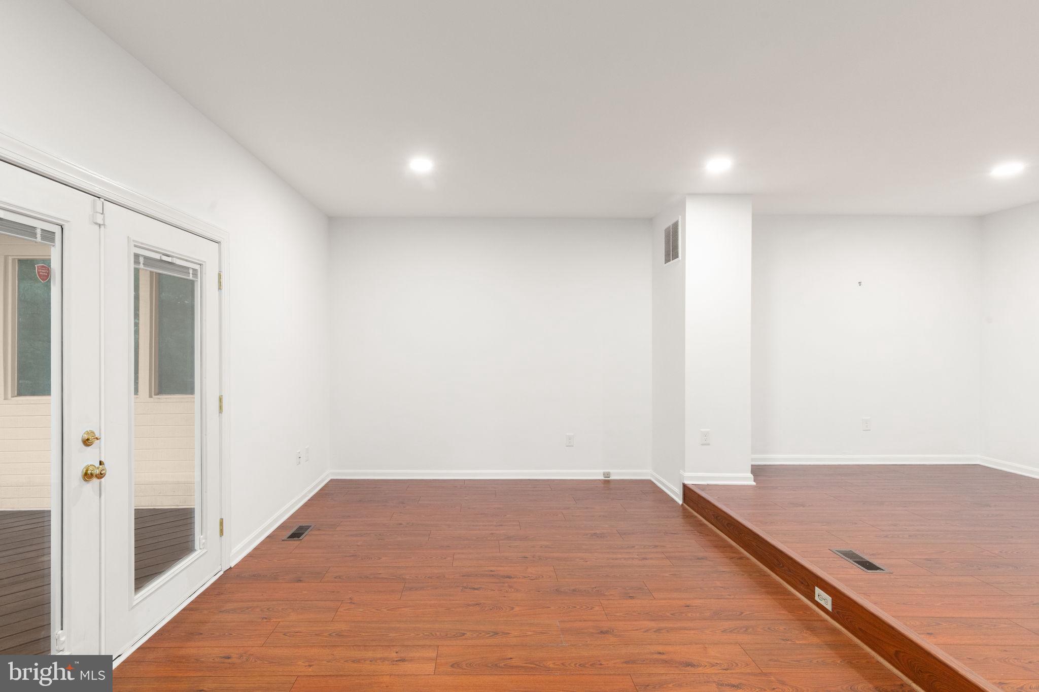 BRIGHT OAKS - Residential