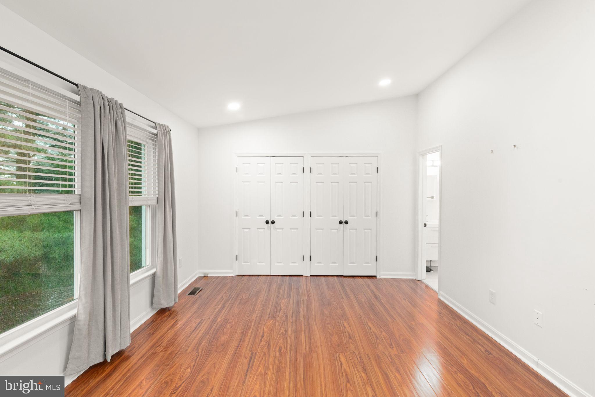 BRIGHT OAKS - Residential