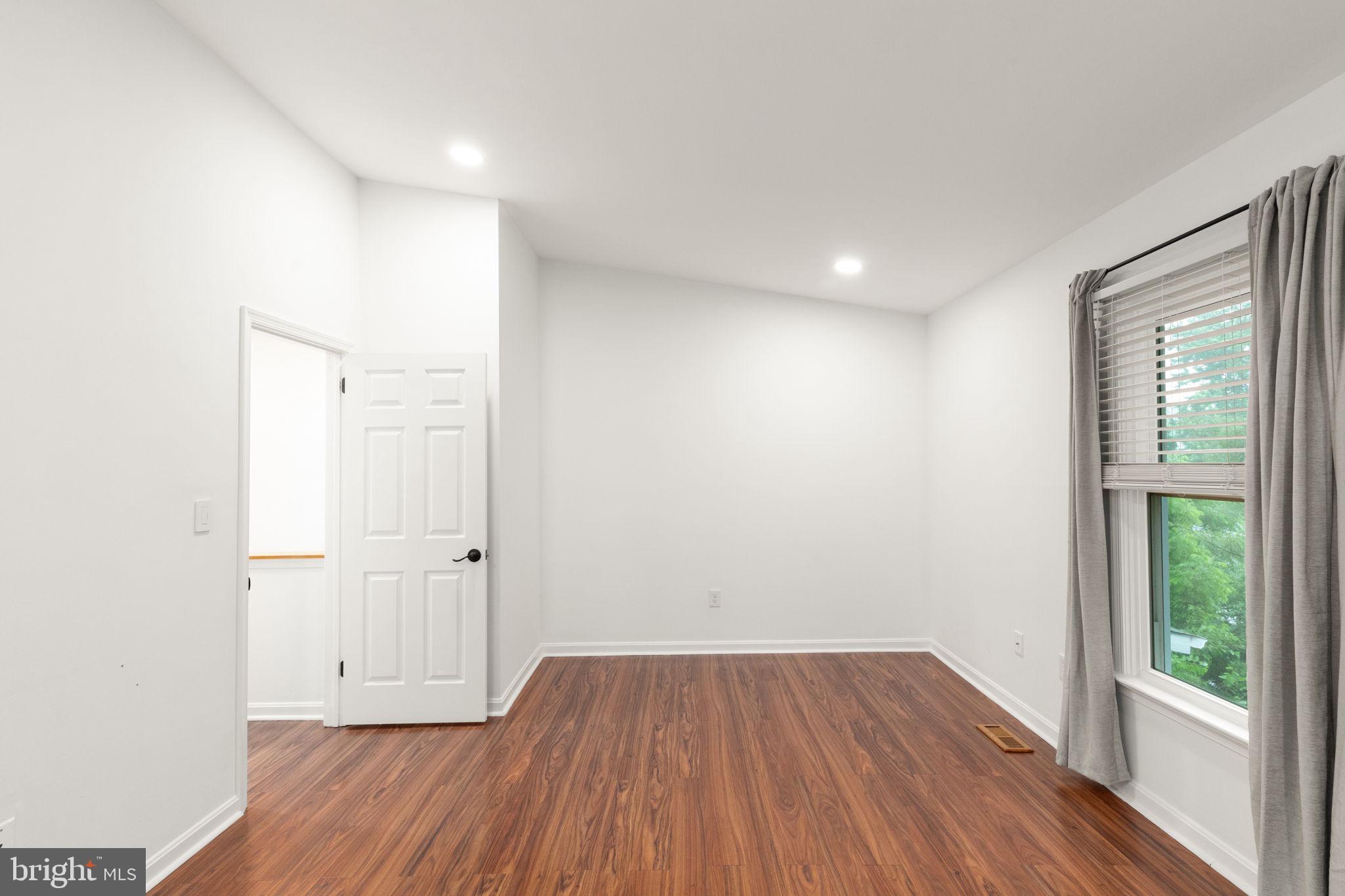 BRIGHT OAKS - Residential