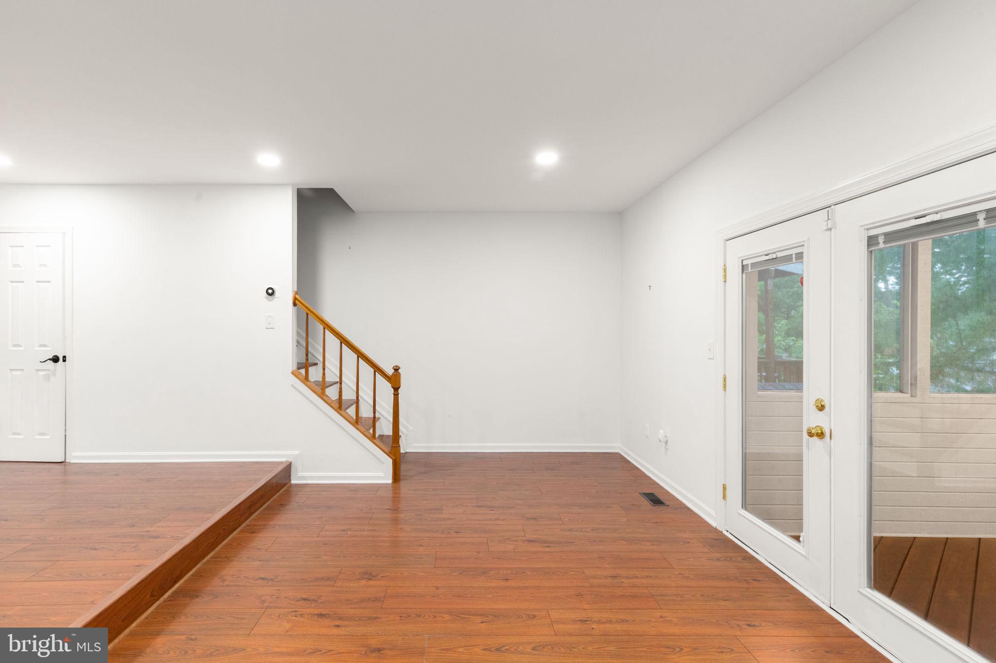 BRIGHT OAKS - Residential