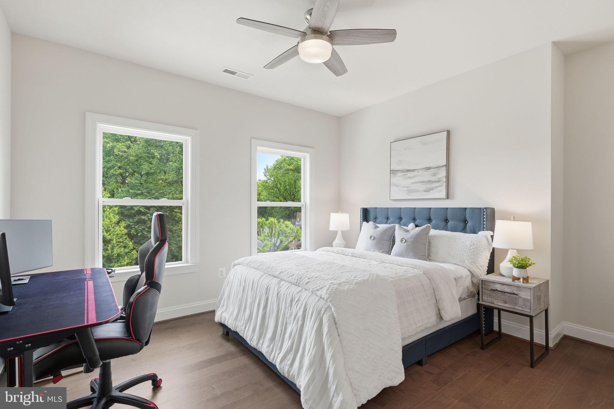 BREEZEWOOD - Residential