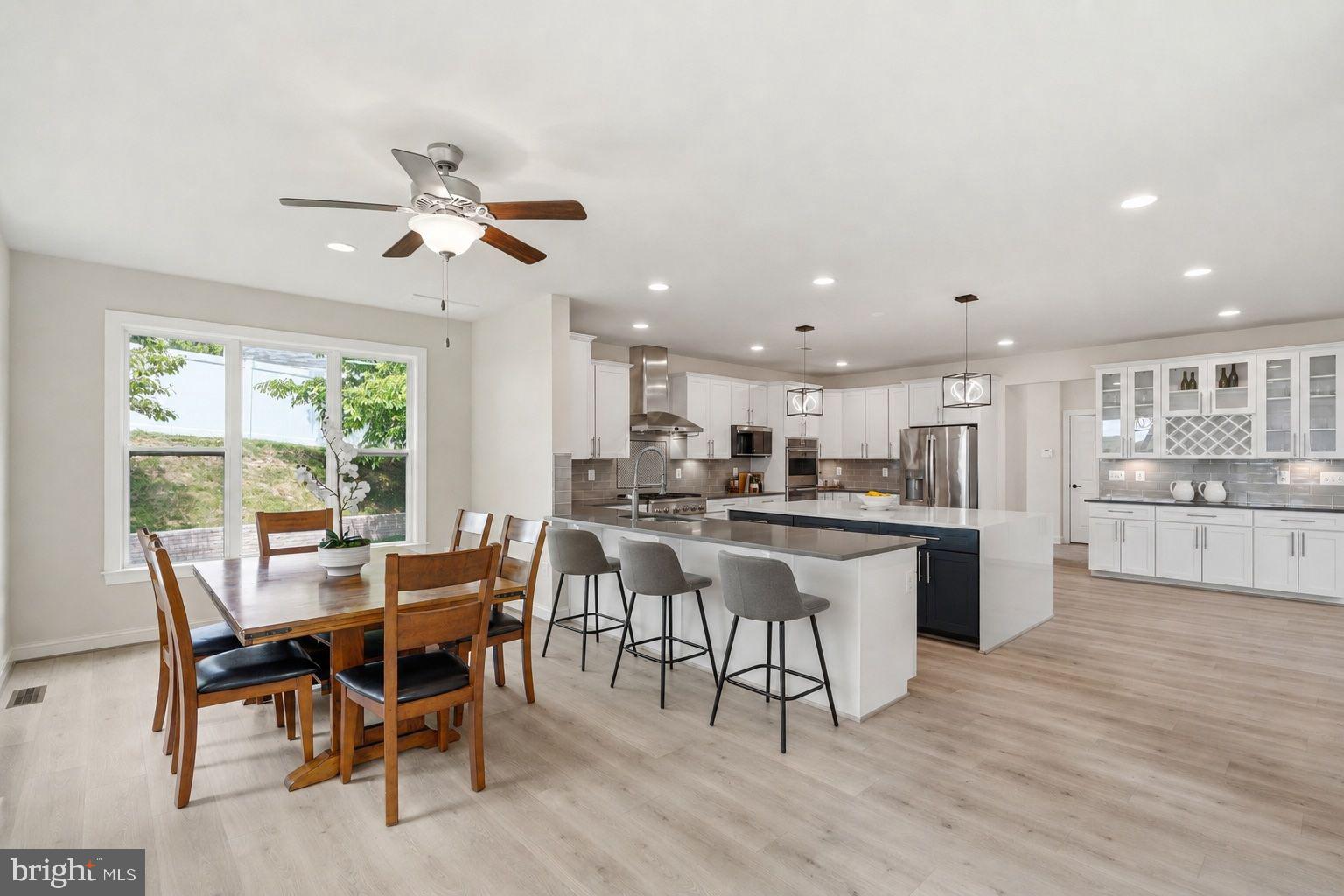 BREEZEWOOD - Residential