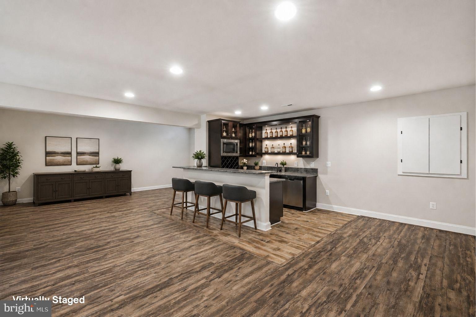 BREEZEWOOD - Residential