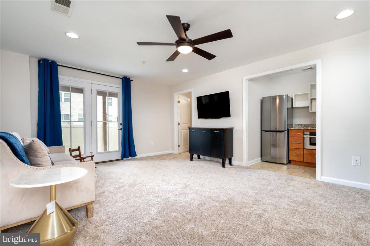CREEKSIDE VILLAGE - Residential