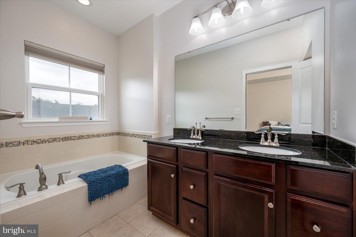 CREEKSIDE VILLAGE - Residential
