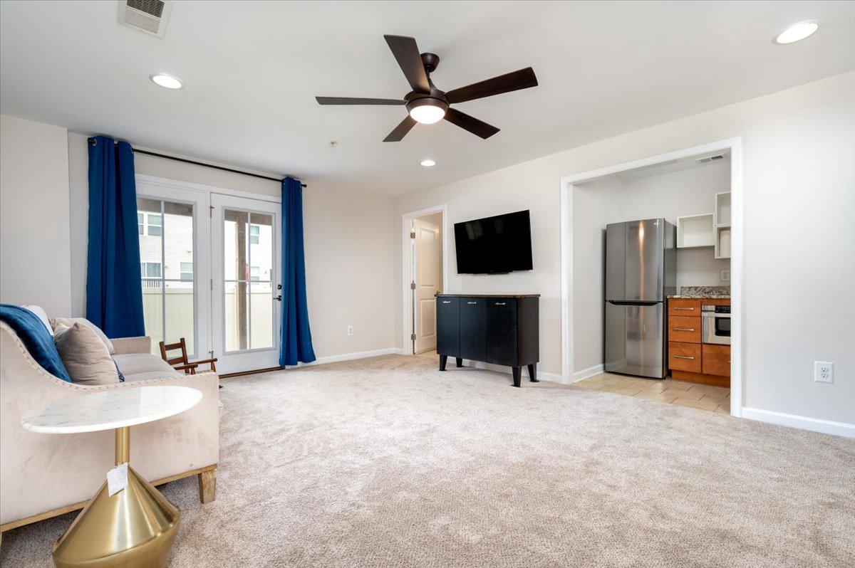CREEKSIDE VILLAGE - Residential