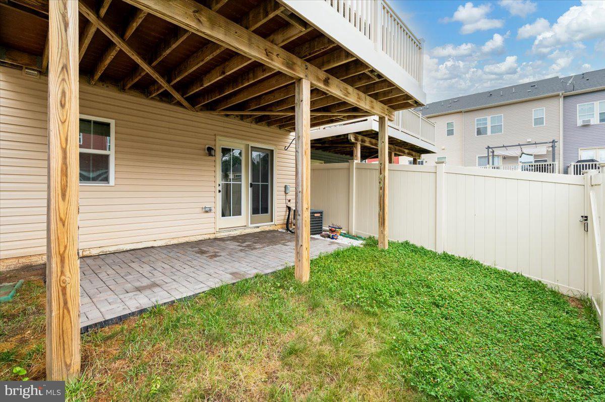 CREEKSIDE VILLAGE - Residential