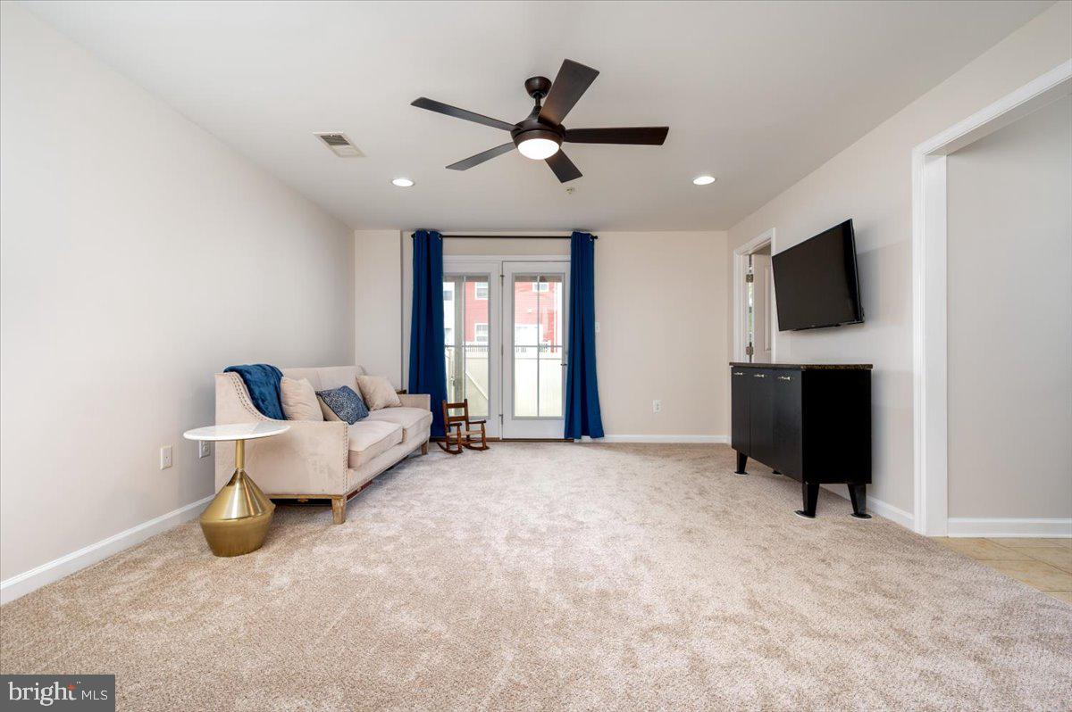 CREEKSIDE VILLAGE - Residential