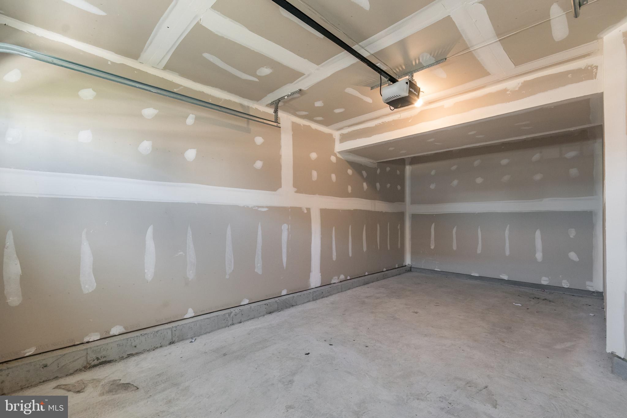 THE LAKES AT MARTINSBURG - Residential Lease